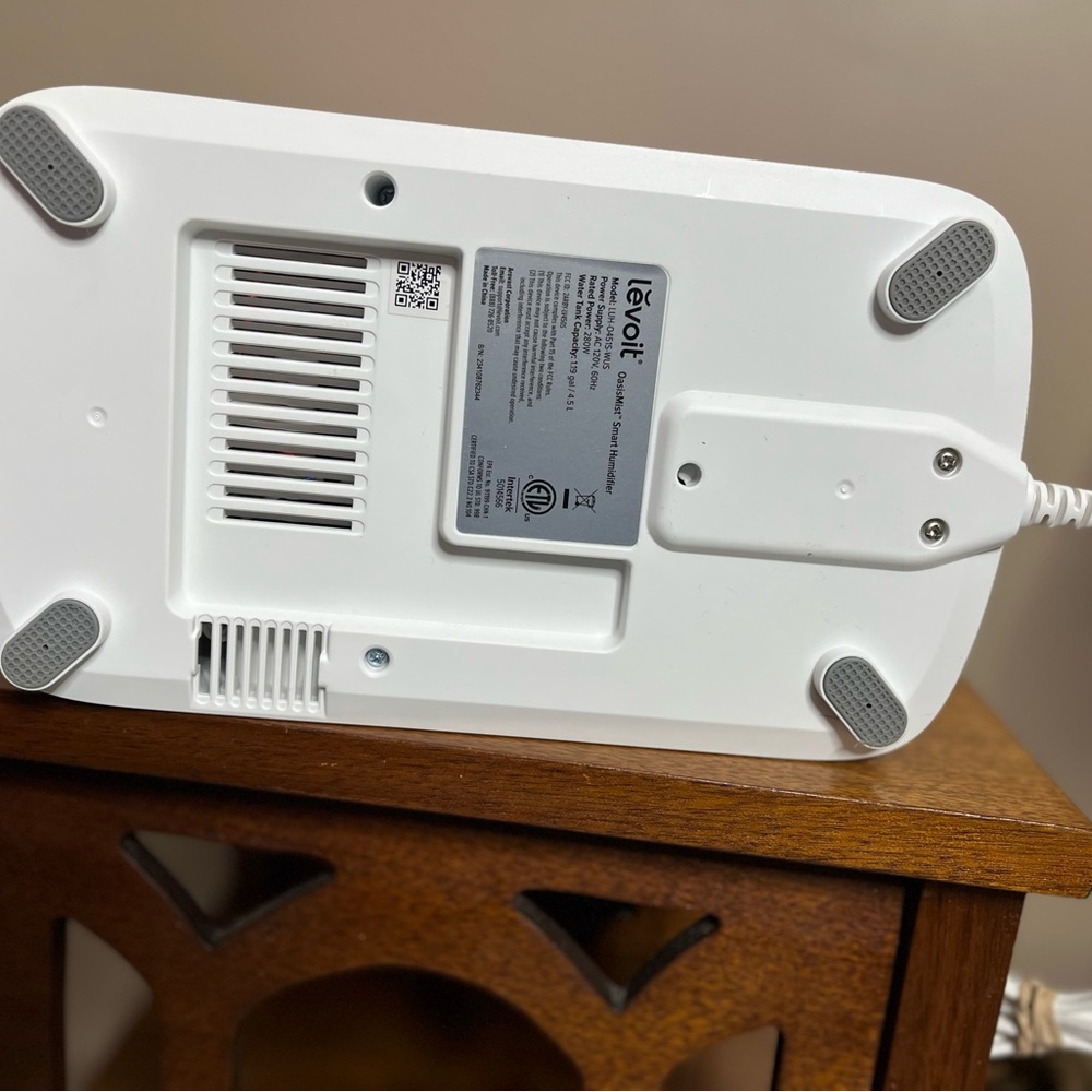 Levoit White Humidifier - Picture 10 of 15